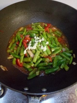 西红柿炒豆角的做法步骤：6
