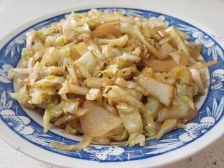 包菜炒洋葱的做法步骤：4