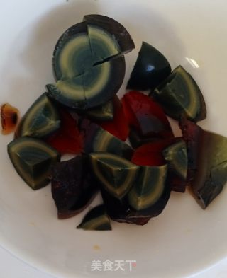 汉菜皮蛋汤的做法步骤：2