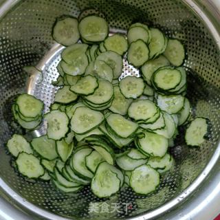 麻辣肠炒黄瓜的做法步骤：4