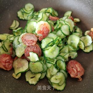 麻辣肠炒黄瓜的做法步骤：14