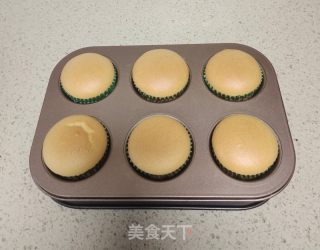 绵软杯子小蛋糕的做法步骤：13