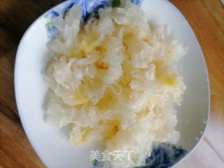 莲子银耳木瓜汤的做法步骤：6