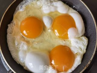 煎蛋炒青菜的做法步骤：1