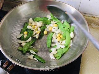荷兰豆炒百合银杏果的做法步骤：6