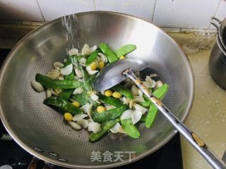 荷兰豆炒百合银杏果的做法步骤：8