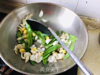 荷兰豆炒百合银杏果的做法步骤：9