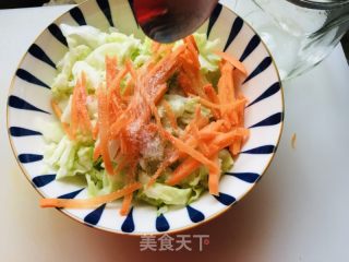生拌莲花菜胡萝卜丝的做法步骤：3