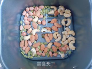 综合坚果脆饼的做法步骤：2