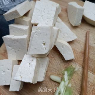 泥鳅炖豆腐的做法步骤：3