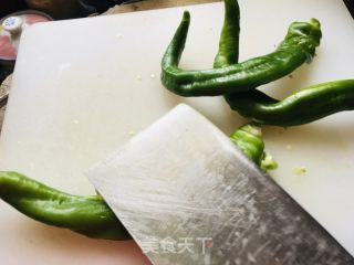 豆豉烧青椒的做法步骤：1