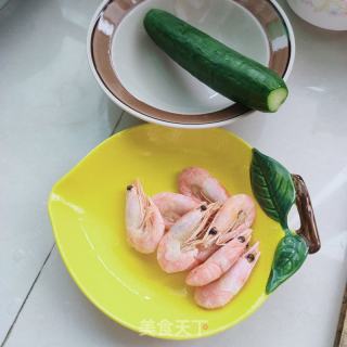 甜虾黄瓜汤的做法步骤：1