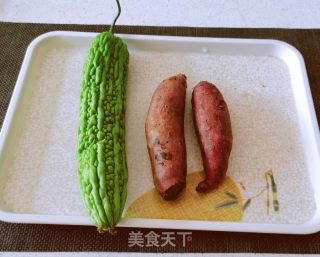 紫薯苦瓜的做法步骤：1