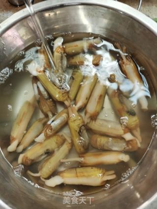 闽南插蛏的做法步骤：1