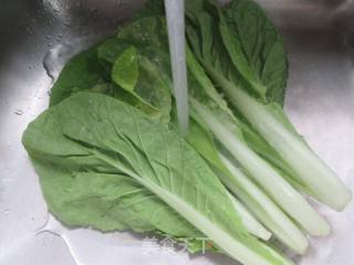黑木耳猪舌头炒毛毛菜的做法步骤：2