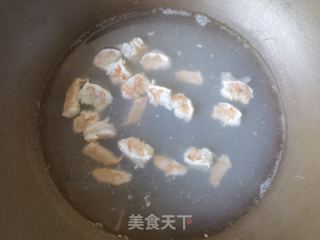 小白菜木耳拌虾仁的做法步骤：3