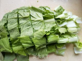 小白菜木耳拌虾仁的做法步骤：5