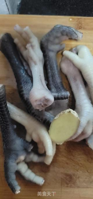苹果胡萝卜鸡脚汤的做法步骤：3