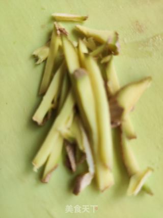 五花肉炒茭白的做法步骤：3