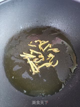 五花肉炒茭白的做法步骤：4