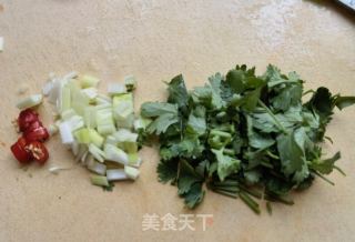 排骨汤煮黄花鱼丸的做法步骤：3