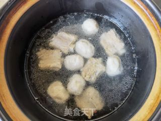 排骨汤煮黄花鱼丸的做法步骤：5