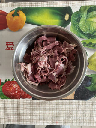 虾仁猪心烧毛豆的做法步骤：5