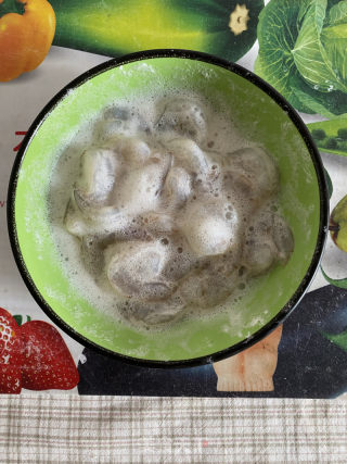 虾仁猪心烧毛豆的做法步骤：8