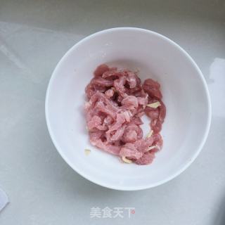 双椒炒肉丝的做法步骤：3