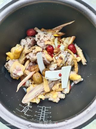 鸭头鸭翅鸭爪汤的做法步骤：3