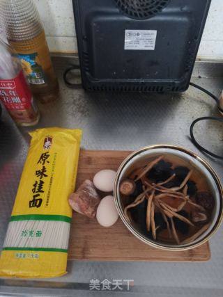 打卤面的做法步骤：1