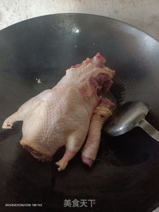 白切鸭肉的做法步骤：2