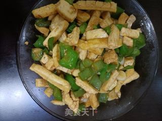 青椒炒豆腐干的做法步骤：9