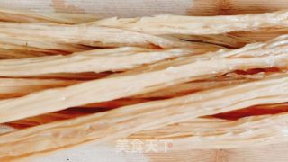 腐竹烧肉的做法步骤：1