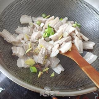 五花肉烧咸菜疙瘩的做法步骤：10