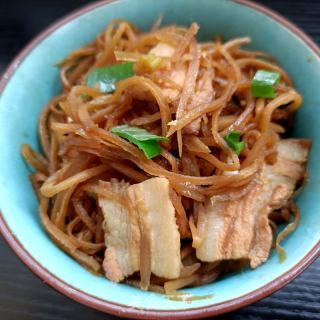 五花肉烧咸菜疙瘩的做法步骤：20