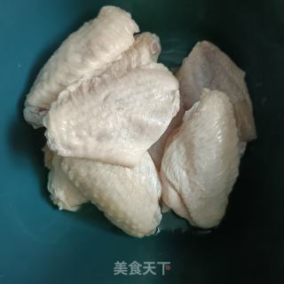 可乐鸡中翅的做法步骤：1