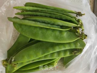 胡萝卜木耳拌荷兰豆的做法步骤：1