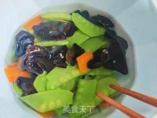 胡萝卜木耳拌荷兰豆的做法步骤：5