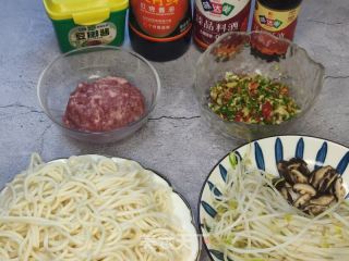 肉末酱拌面的做法步骤：3