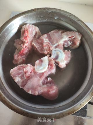 冬瓜薏米龙骨汤的做法步骤：1