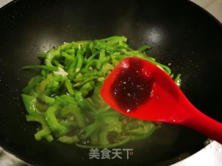 素炒青椒苦瓜的做法步骤：11