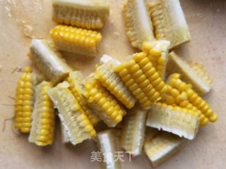 麻辣虾尾烧玉米的做法步骤：1