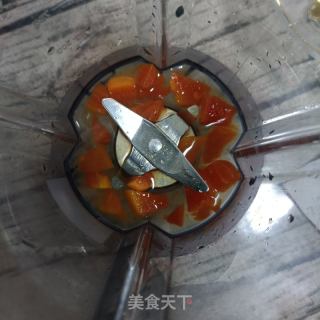 冰糖木瓜牛奶饮的做法步骤：2