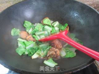 鸡翅中炒毛毛菜的做法步骤：9