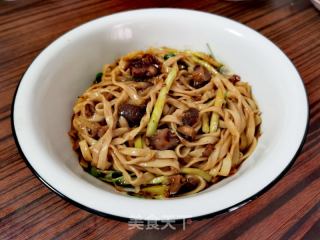 香菇炸酱面的做法步骤：11