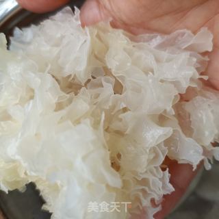 百合花银耳糖水的做法步骤：5