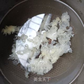 百合花银耳糖水的做法步骤：6