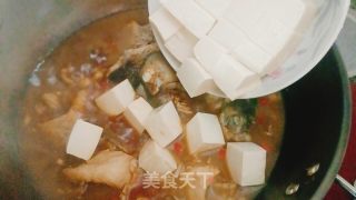 鱼头烧豆腐的做法步骤：11
