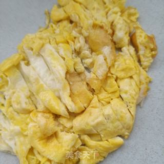西兰花梗炒蛋的做法步骤：11
